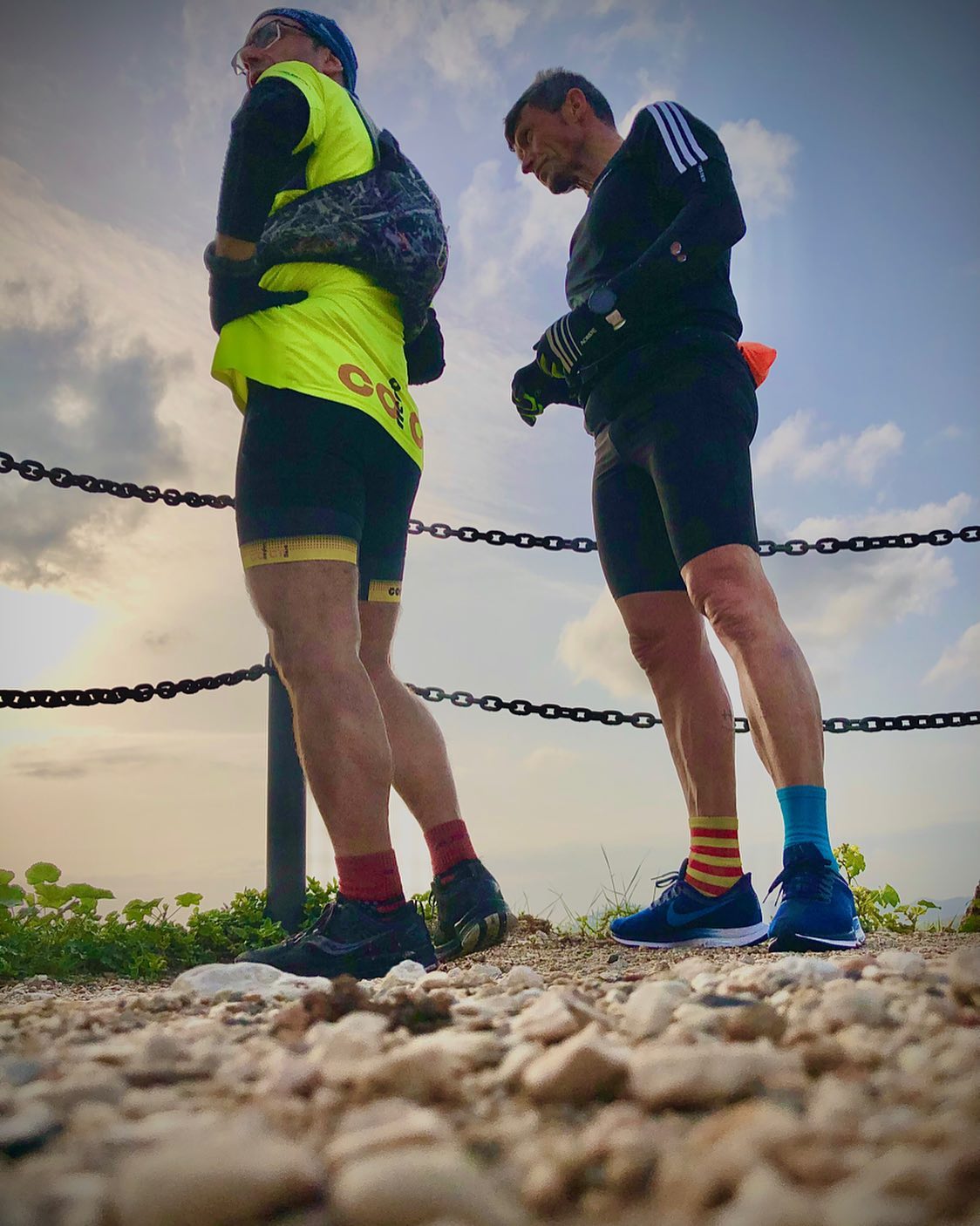 On anem ara? / Where do we go now?
.
.
Foto: @pacocalvosavall 
.
#trailrunning #trailrunner #running #runner #carrerasdemontaña #muntanyesdelamarina #sportphotography